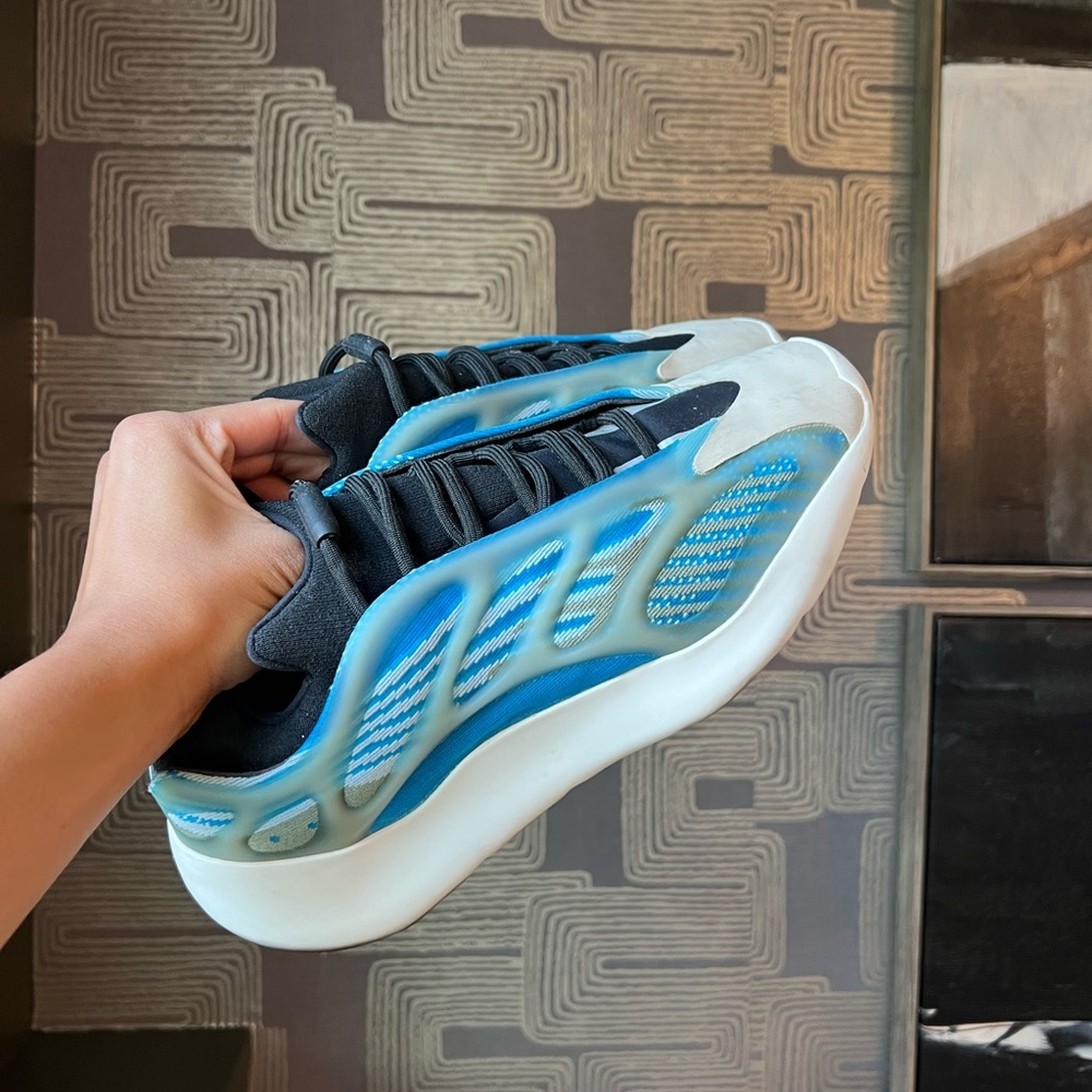 Yeezy Sneakers